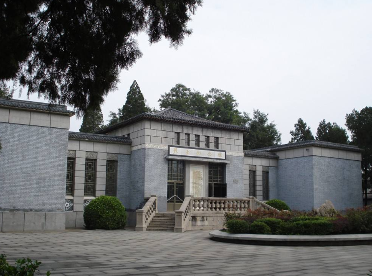 西柏坡红色教育培训基地-华北烈士陵园